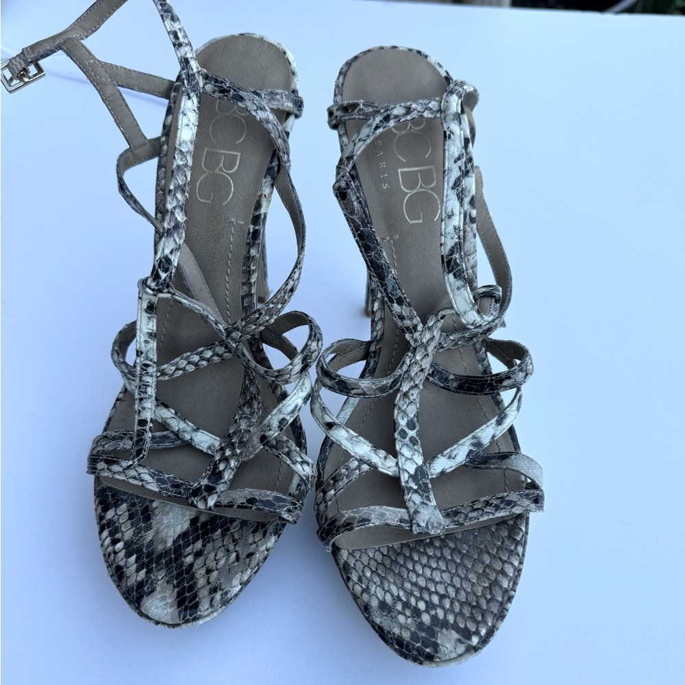 Animal print BCBG heels 4 inch